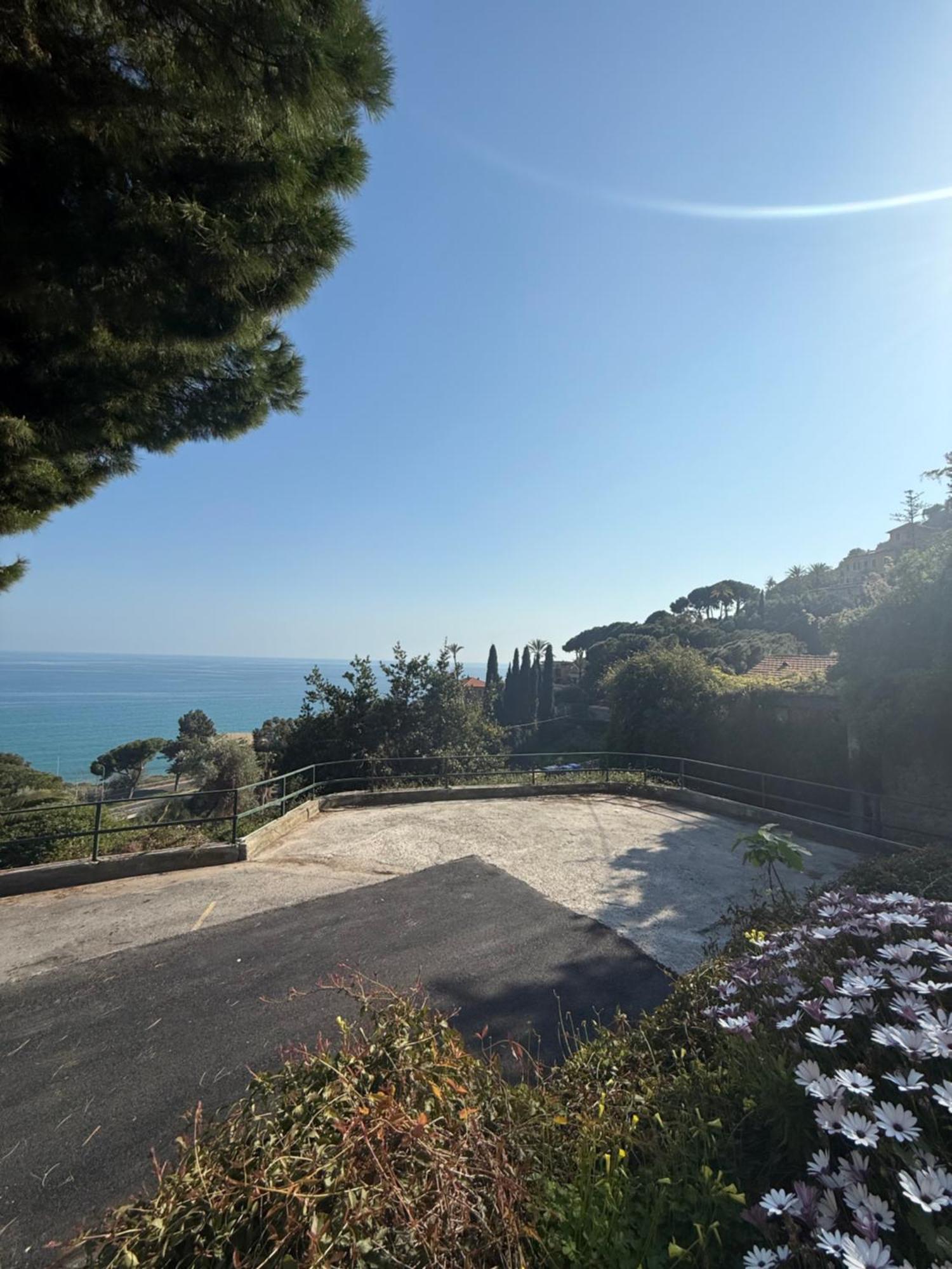 Agriturismo Un Mare Di Fiori 文蒂米利亚 外观 照片