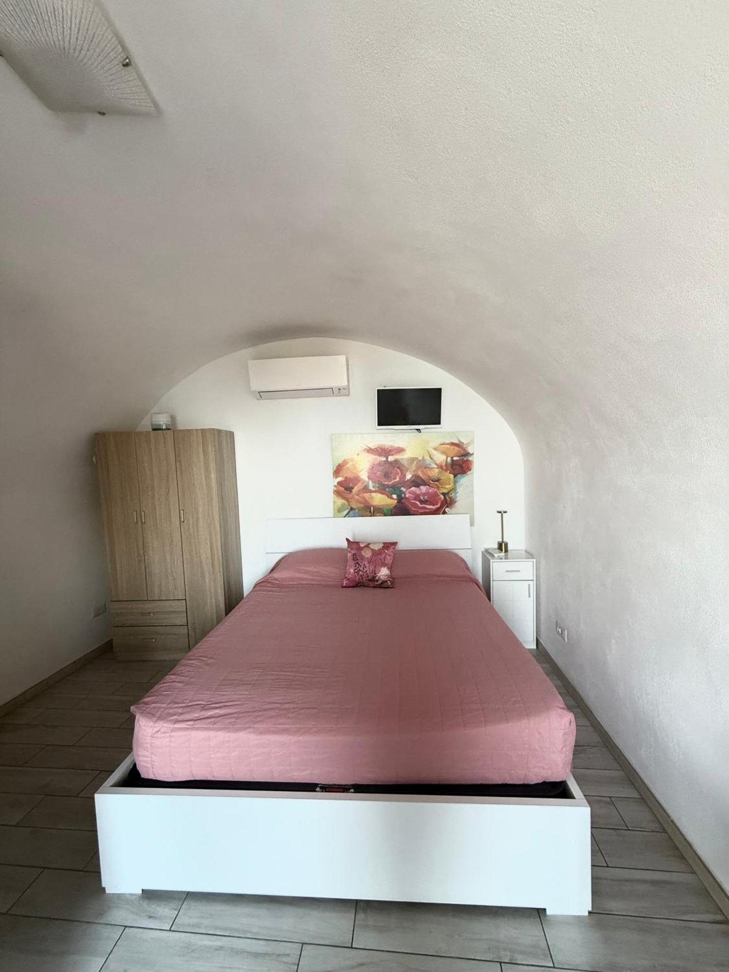 Agriturismo Un Mare Di Fiori 文蒂米利亚 外观 照片