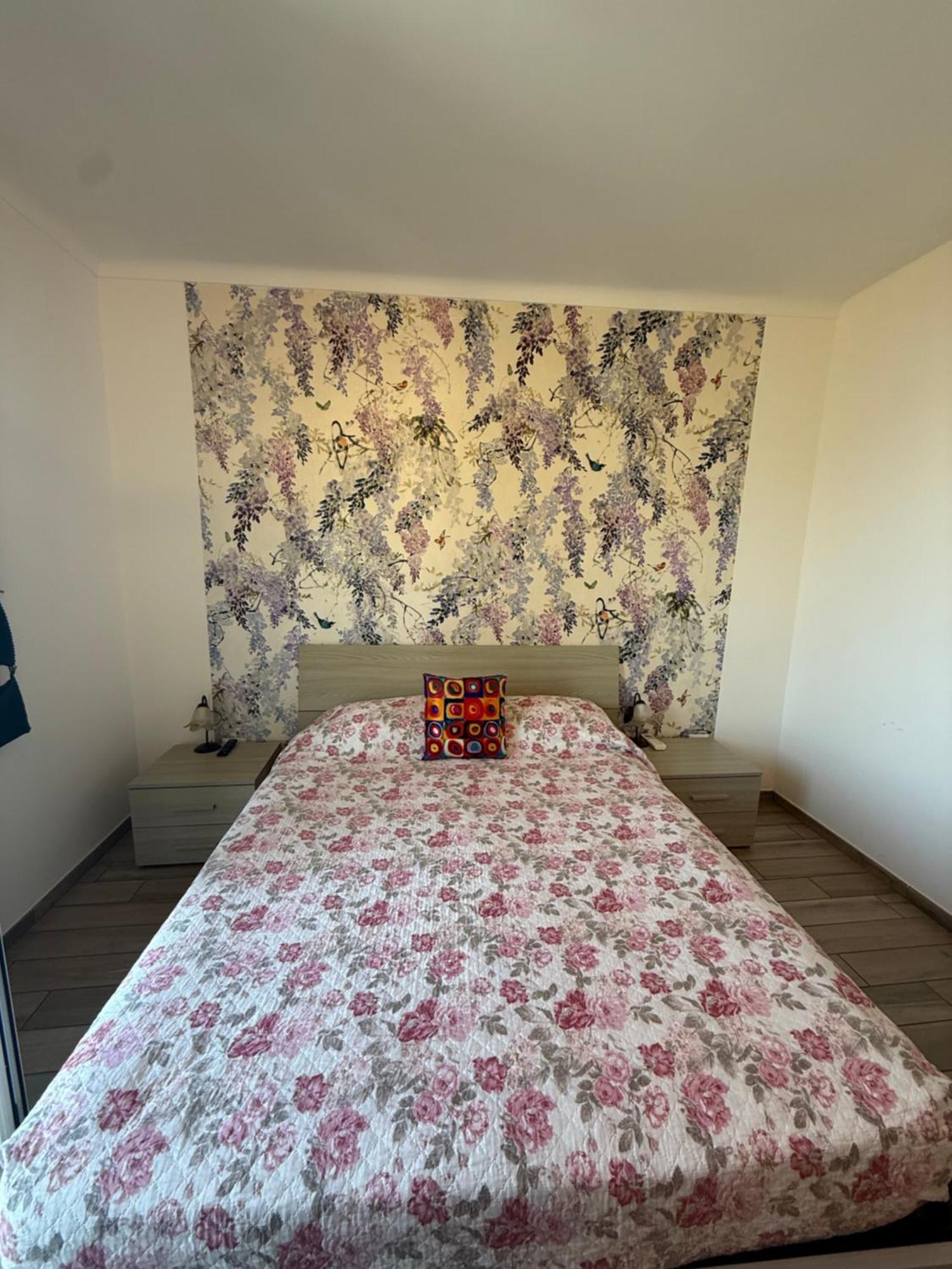 Agriturismo Un Mare Di Fiori 文蒂米利亚 外观 照片